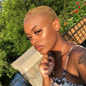 Meet your Posher, Erica